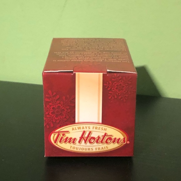 ☕️ [BRAND NEW] 2010 TIM HORTONS COFFEE CUP MUG CHRISTMAS HOLIDAY ORNAMENT ☕️ - Picture 5 of 6